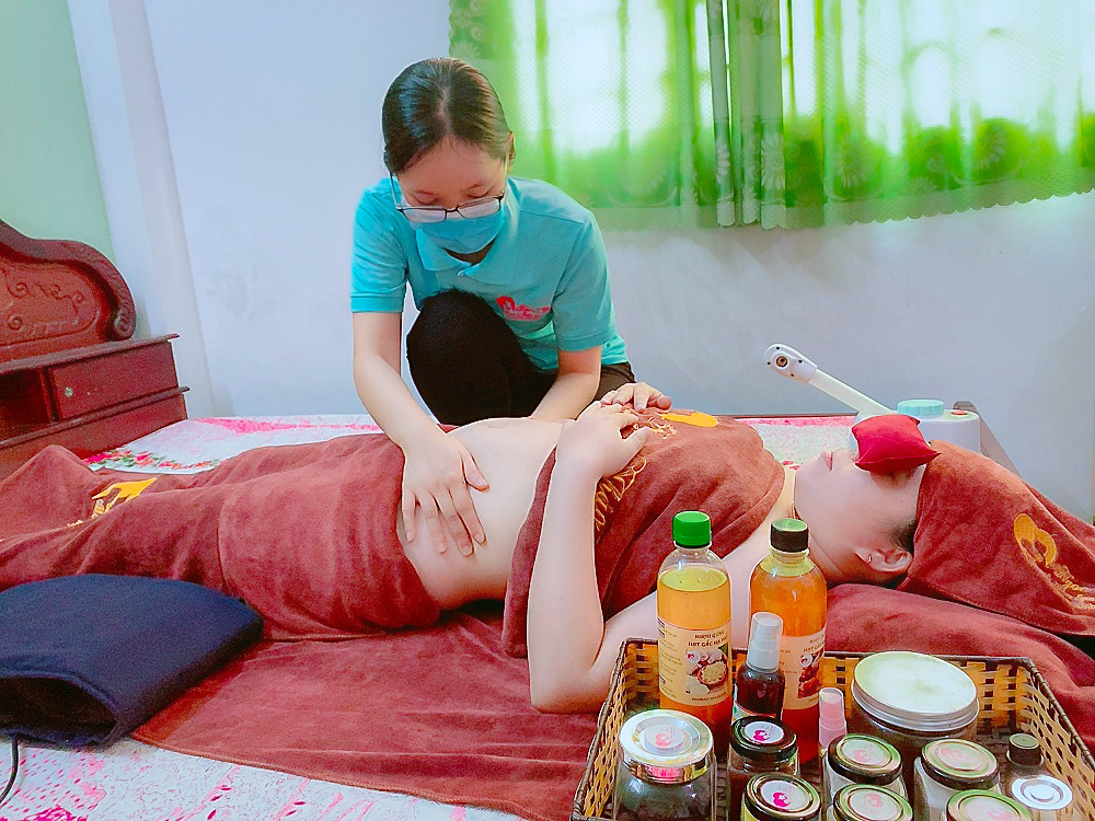 Massage thon gọn vùng bụng