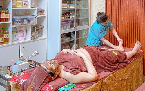 Mát xa cho mẹ bầu