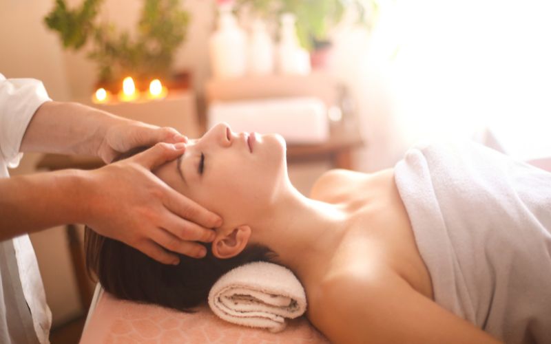 Phương pháp massage giảm nhức đầu khi mang thai